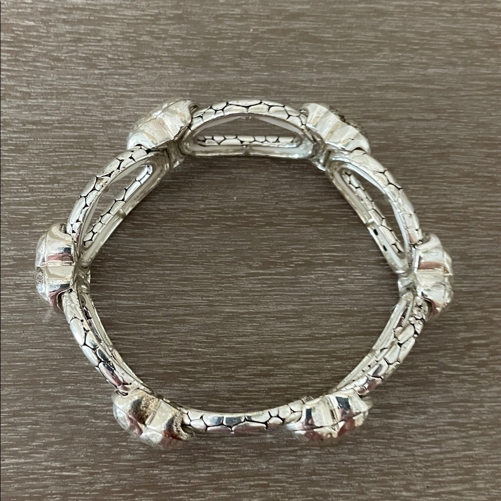 Hand Crafted Silver stretch Bracelet - Picture 6 of 7